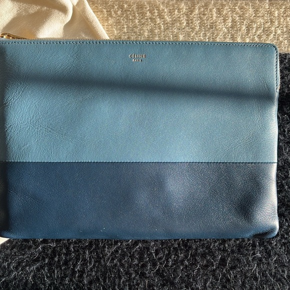 Celine bi-color clutch (navy and light blue) minor scratch and scuff on back! - Picture 4 of 16